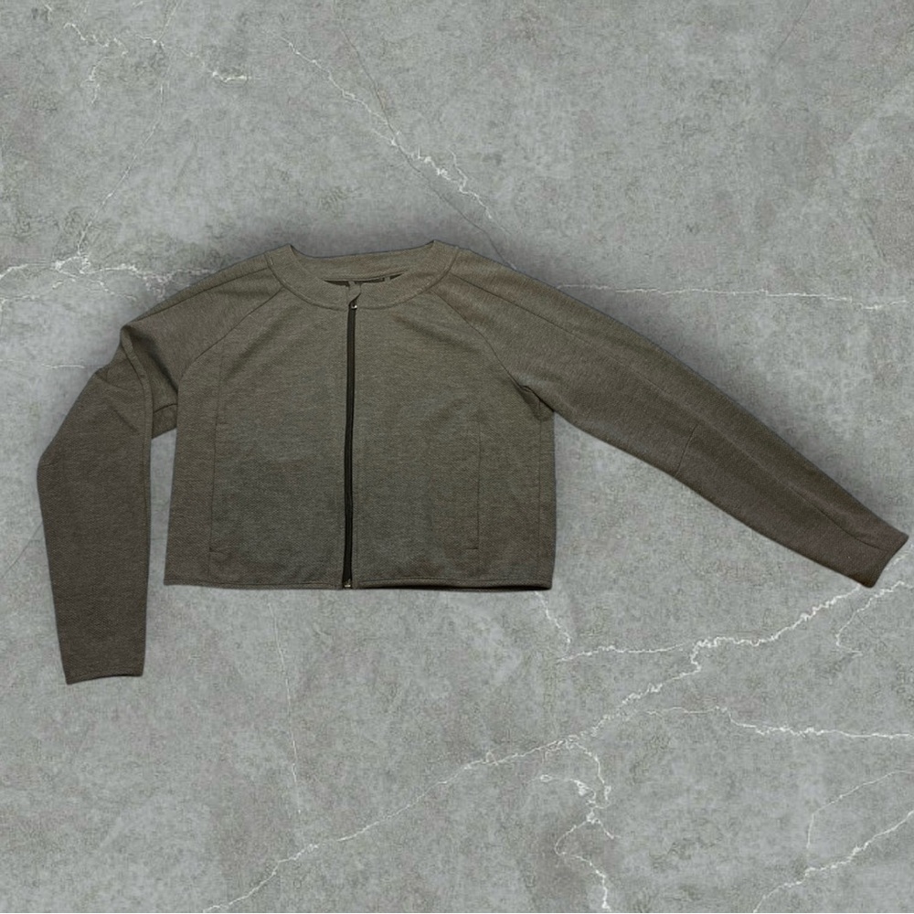 Adidas D2M Design to Move Cropped Track Jacket Large